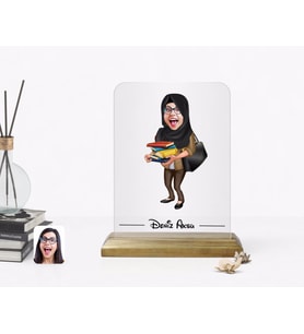 BK Gift Kişiye Özel Tesettürlü Kadın Öğretmen Karikatürlü Ahşap Standlı Çerçeve-2 (Beyaz)