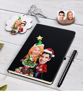 BK Gift Kişiye Özel Yeni Yıl Sevgililer Karikatürlü Siyah Defter Kalem ve Anahtarlık Hediye Seti-1 (Model 1)