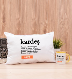 Kardeş Kelime Anlamı Dikdörtgen Yastık ve Sarı Kupa Bardak