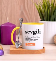 Sevgili Kelime Anlamı Ahşap Altlıklı Sarı Kupa Bardak