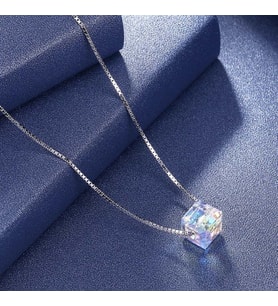 Monemel Swarovski Taşlı Gümüş Küp Kolye (Altın Kaplama) Sevgililer Günü Hediyesi Yeni Yıl Hediyesi - Yılbaşı Hediyesi