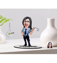 BK Gift Kişiye Özel Kadın Polis Karikatürlü 3D Ahşap Biblo ve İsimli Silver Papatya Anahtarlık-1 (Model 1)