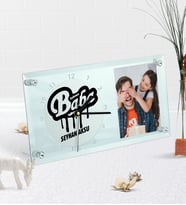 BK Gift Kişiye Özel Fotoğraflı Kahraman Baba Masaüstü Cam Saat (Beyaz)