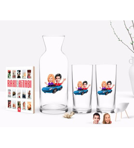BK Gift Kişiye Özel Renkli Baskılı Sevgililer Karikatürlü İkili Rakı Bardağı Karaf ve Cep Kitabı Hediye Seti-52 (Model 1)