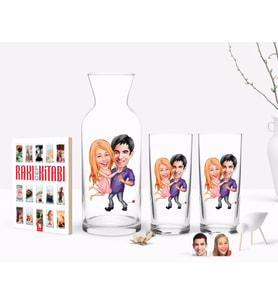 BK Gift Kişiye Özel Renkli Baskılı Sevgililer Karikatürlü İkili Rakı Bardağı Karaf ve Cep Kitabı Hediye Seti-3 (Model 1)