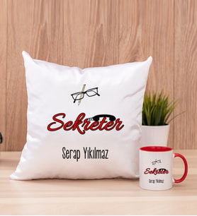 Sekreter Kare Yastık ve Kırmızı Kupa Bardak