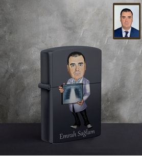 Kişiye Özel Doktor Karikatürlü UV Baskılı Siyah Benzinli Çakmak Bay-4