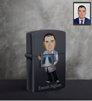 Kişiye Özel Doktor Karikatürlü UV Baskılı Siyah Benzinli Çakmak Bay-4