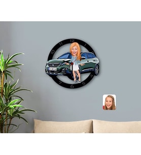 BK Gift Kişiye Özel Plakalı Kadın Peugeot 3008 Karikatürlü Ahşap Duvar Saati-1 (Beyaz)