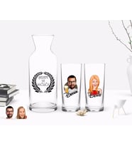 BK Gift Kişiye Özel Renkli Baskılı Erkek ve Kadın Karikatürlü İkili Rakı Bardağı ve Karaf Hediye Seti-6 (Model 1)