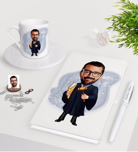 BK Gift Kişiye Özel Erkek Hakim Karikatürlü Beyaz Defter Kalem Türk Kahvesi Fincanı Seti-1 (Model 1)