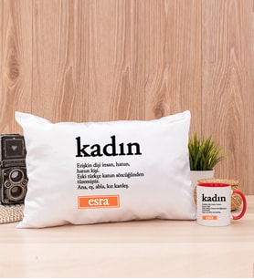 Kadın Kelime Anlamı Dikdörtgen Yastık ve Kırmızı Kupa Bardak