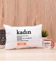 Kadın Kelime Anlamı Dikdörtgen Yastık ve Kırmızı Kupa Bardak