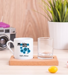 Makine Teknisyeni Ahşap Sunumlu Türk Kahvesi Fincanı