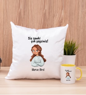 Siz Sanki Çok Şeysiniz Kare Yastık ve Sarı Kupa Bardak