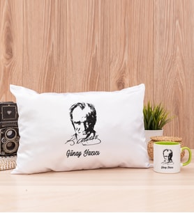 Atatürk Siluetli Dikdörtgen Yastık ve Yeşil Kupa Bardak