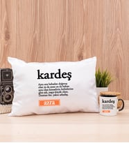 Kardeş Kelime Anlamı Dikdörtgen Yastık ve Siyah Kupa Bardak