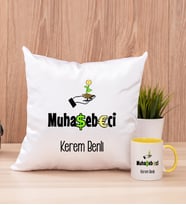 Muhasebeci Kare Yastık ve Sarı Kupa Bardak