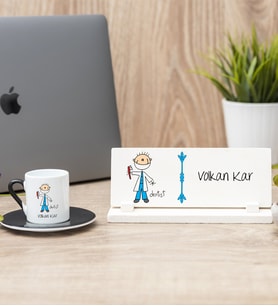 Erkek Diş Hekimi Karikatürü Siyah Türk Kahvesi Fincanı Ve Masa İsimliği Seti