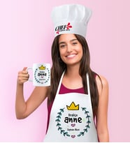 BK Gift Kişiye Özel Kraliçe Anne Mutfak Önlüğü Aşçı Şapkası ve Kupa Seti (Beyaz)