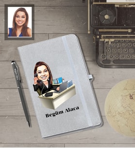 Kişiye Özel İş Kadını Karikatürlü Gri Defter Kalem Hediye Seti  Bayan-17