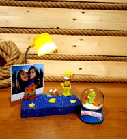 Kişiye Özel  Fotoğraflı Küçük Prens Masa Lambası Ve Mini Kar Küresi Hediye Seti