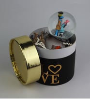 Sevgiliye Kar Küresi Love Yazılı Kutu Concept Hediye