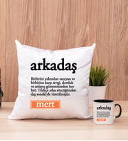 Arkadaş Kelime Anlamı Kare Yastık ve Siyah Kupa Bardak