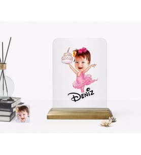 BK Gift Kişiye Özel Bebek Doğum Günü Karikatürlü Ahşap Standlı Çerçeve-3 (Beyaz)