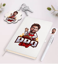 BK Gift Kişiye Özel Erkek Barbekü Chef Karikatürlü Beyaz Defter Kalem ve Anahtarlık Hediye Seti (Model 1)