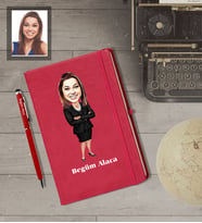 Kişiye Özel İş Kadını Karikatürlü  Kırmızı Defter Kalem Hediye Seti Bayan-24