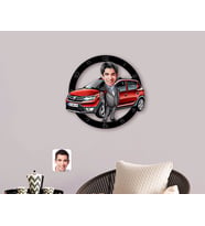 BK Gift Kişiye Özel Plakalı Erkek Dacia Sandero Karikatürlü Ahşap Duvar Saati-1 (Beyaz)