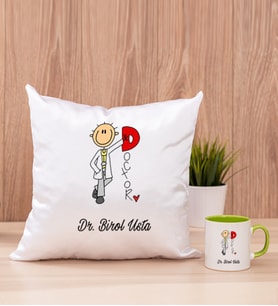 Doktor Karikatürü Kare Yastık ve Yeşil Kupa Bardak