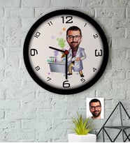 BK Gift Kişiye Özel Erkek Fen Bilimleri Öğretmeni Karikatürlü Ahşap Duvar Saati-3 (Beyaz)