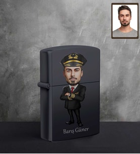 Kişiye Özel Pilot Karikatürlü UV Baskılı Siyah Benzinli Çakmak Bay-2