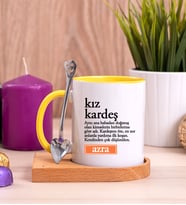 Kız Kardeş Kelime Anlamı Ahşap Altlıklı Sarı Kupa Bardak