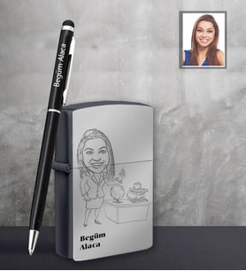 Kişiye Özel Öğretmen Karikatürlü Siyah Çakmak Kalem Hediye Seti Bayan-3 (Model 1)