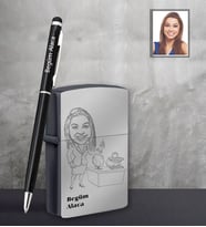 Kişiye Özel Öğretmen Karikatürlü Siyah Çakmak Kalem Hediye Seti Bayan-3 (Model 1)