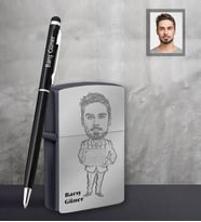 Kişiye Özel Öğretmen Karikatürlü Siyah Çakmak Kalem Hediye Seti Bay-9 (Model 1)