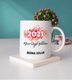Nice Güzel Yıllara 2021 Yılbaşı Hediyesi Kupa Bardak ve Taş Bardak Altlığı Seti