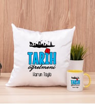 Tarih Öğretmeni Kare Yastık ve Sarı Kupa Bardak