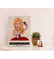 BK Gift Kişiye Özel Dünyanın En Güzel Kadını Karikatürlü Otantik Masaüstü Ahşap Palet Çerçeve-33 (Beyaz)