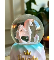 Kar Küresi Unicorn Otomatik Işıklı Müzikli Kar Küresi