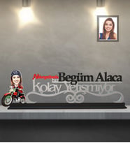 Kişiye Özel Bayan Karikatürlü Kolay Yetişmiyor Ahşap Biblo Model-2