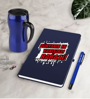 BK Gift Kişiye Özel Dünyanın En Yakışıklı Babası Lacivert Defter Kalem Termos Mug Seti (Model 1)