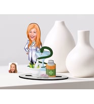 BK Gift Kişiye Özel Kadın Eczacı Karikatürlü Ahşap Biblo Model-2 (Beyaz)