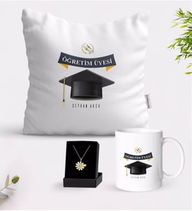 BK Gift Kişiye Özel Öğretim Üyesi Beyaz Kupa Yastık ve İsimli Papatya Kolye Hediye Seti-1 (Model 1)