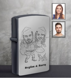 Kişiye Özel Yılbaşı Sevgili Karikatürlü Siyah Benzinli Çakmak Model-1