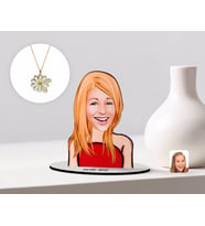 BK Gift Kişiye Özel Kadın Karikatürlü 3D Ahşap Biblo ve İsimli Tarihli Papatya Kolye Seti-33 (Model 1)