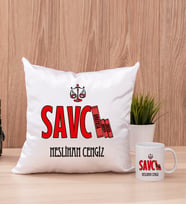 Savcı Kare Yastık ve Beyaz Kupa Bardak